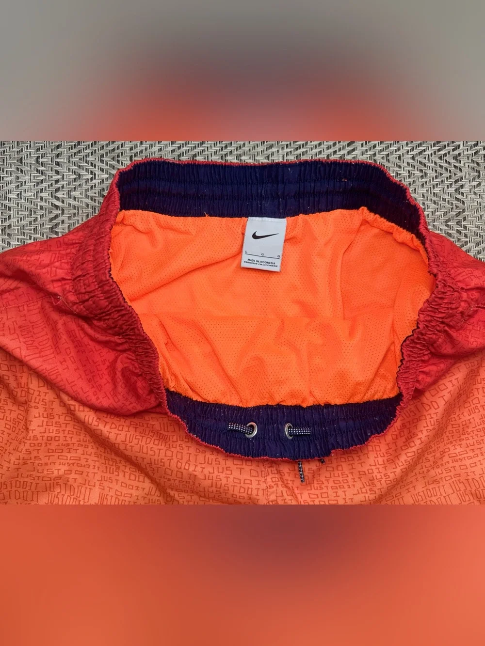 Nike Men’s Large Gradient Just Do It Swim Trunks Mesh Lined Shorts